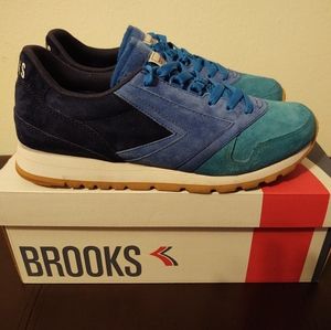 Brooks Chariot
